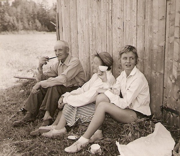 Kerstin med mamma och pappa
